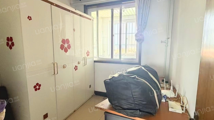 华阳路  单位的宿舍  户型通透-卧室A