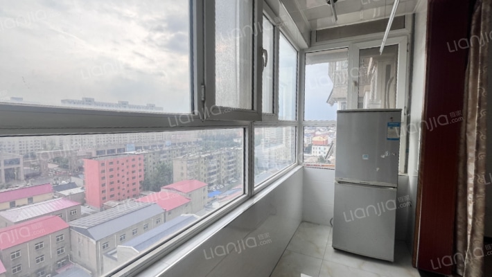 天龙小区电梯房三居，二康医院，宜佳旺。-阳台