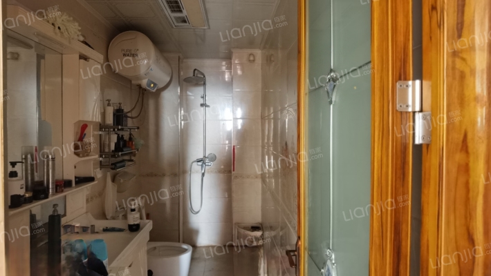 水岸花城集体供暖，70年产权，交通便利-卫生间