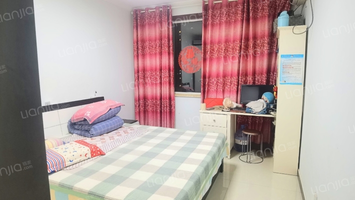 业主诚心出售，南北通透户型，集中供暖，交通方便-卧室B