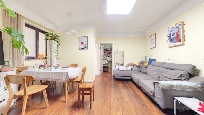 兰港大楼二手房实景图