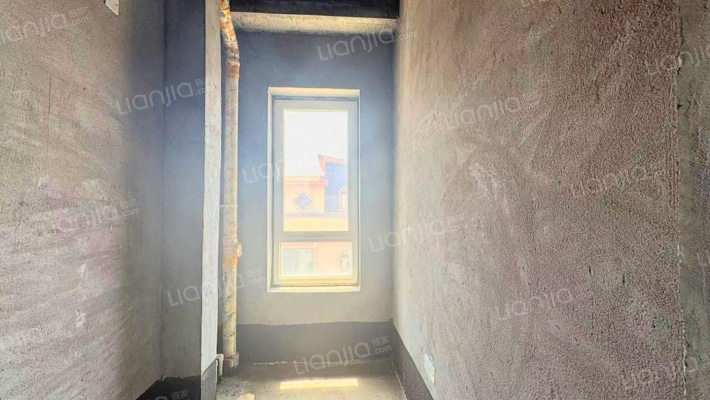 京都颐和城 4室2厅 南 北-卫生间B