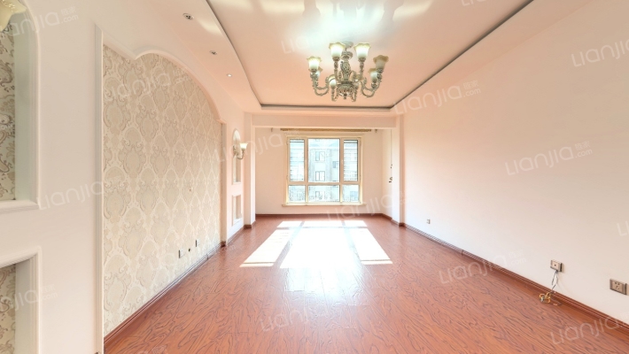 温莎小镇二手房实景图