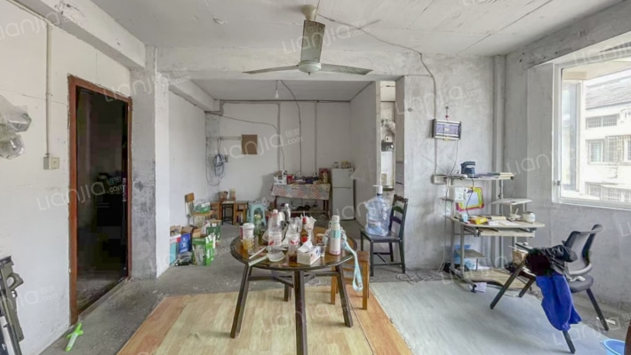 腾岭新村二手房实景图