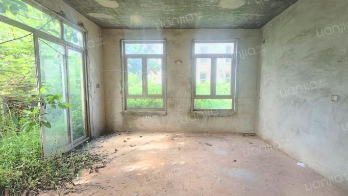 美兰高尔夫温泉别墅二手房实景图