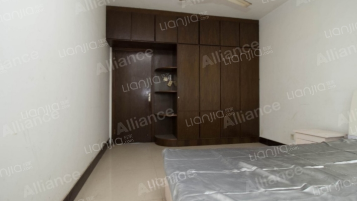 老百货楼家属院二手房实景图