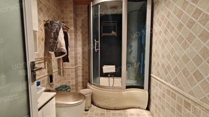 范阳路，一梯两户，小高层128平三居，110万可议-卫生间A