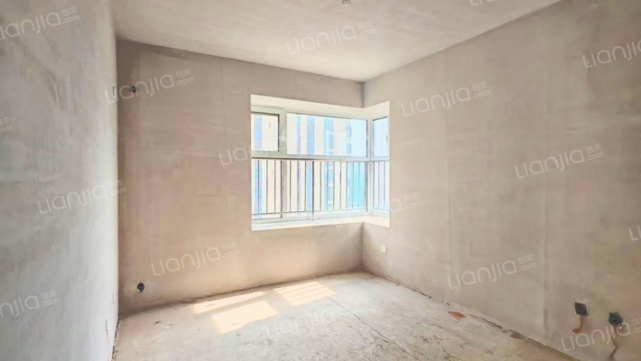 三利中和城采光好，位置好，门口838车站，小区环境好-卧室A