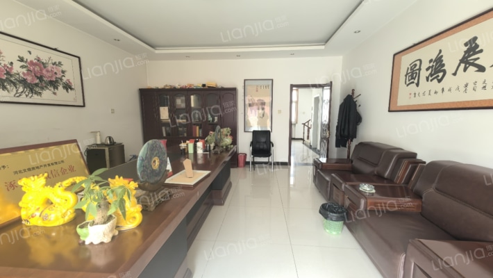 此房本满五 税费低 ，格局 通风性好 ，采光很好。-客厅B