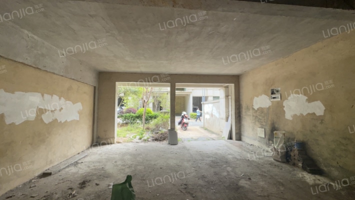 阅山墅二手房实景图