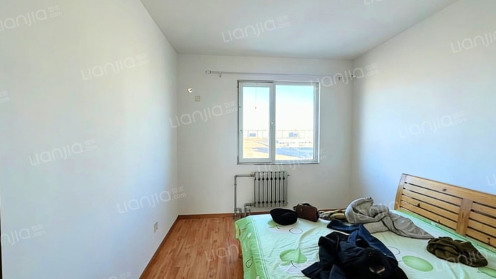 此房房本满五年税费低，采光没有遮挡 集中供暖-卧室A