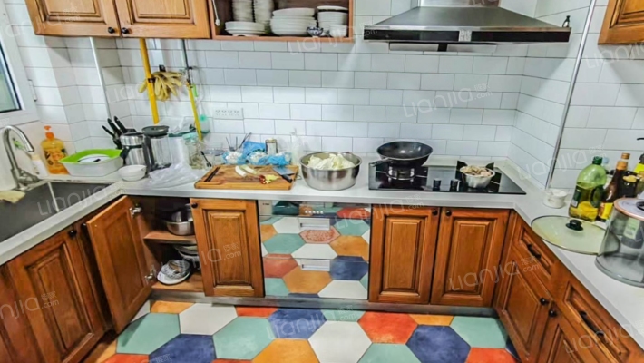 水磨沟区温泉东路世界公元二期房子精装修出售-厨房