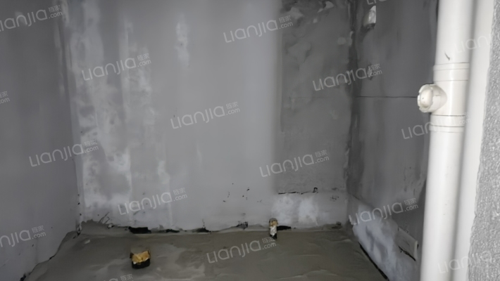 鸿盛旺京 三居 好楼层 房本满 带地下室-卫生间