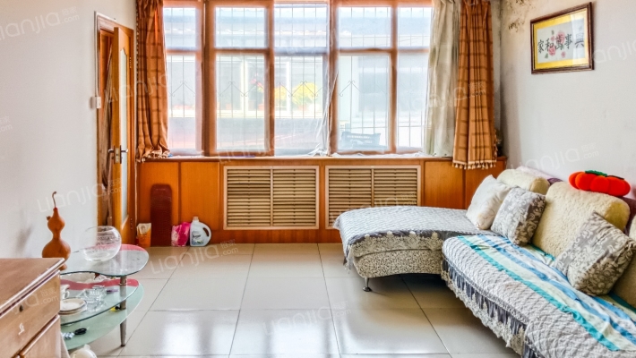 新华各自楼二手房实景图