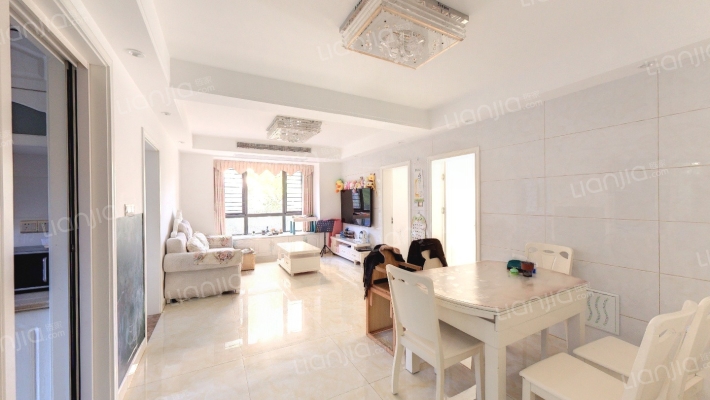 金色蓝庭二手房实景图