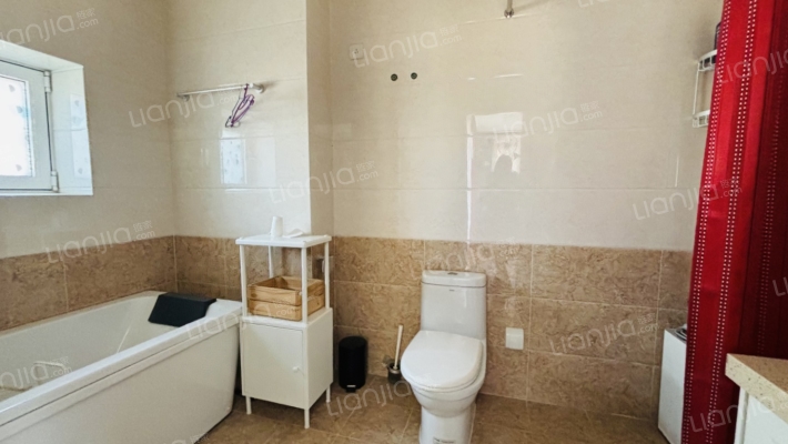 京都颐和城 5室2厅 南 西 北-卫生间D