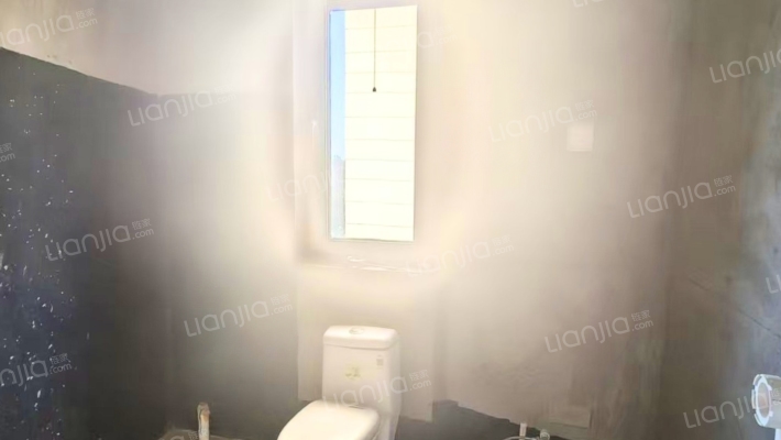 急售三利东区大三居，毛坯，价格美丽-卫生间