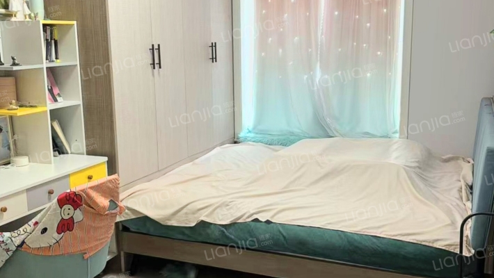 户型方正，电梯房中楼层， 小区环境优美 交通便利-卧室A