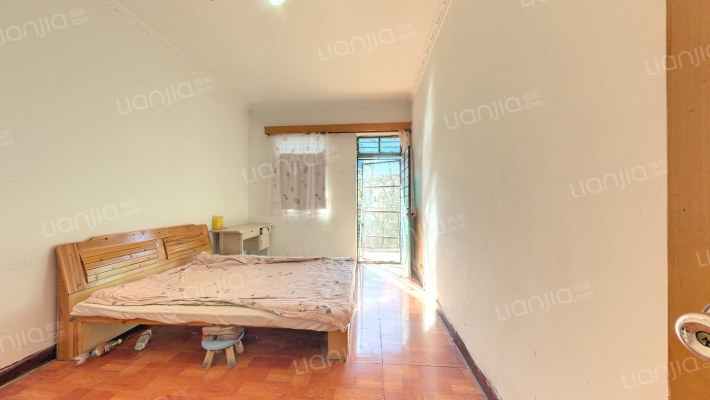 铜陵路196号二手房实景图