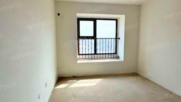 此房南北通透三居格局，位置视野采光全天无遮挡。-卧室A