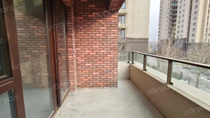 上河天著 3室2厅 南 北-阳台