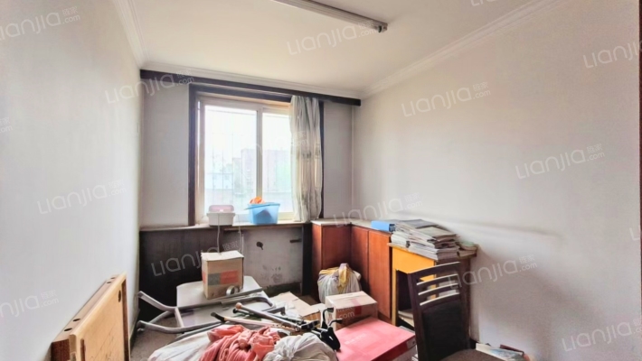 低楼层，南北通透，明厨明卫，车位充足-卧室C