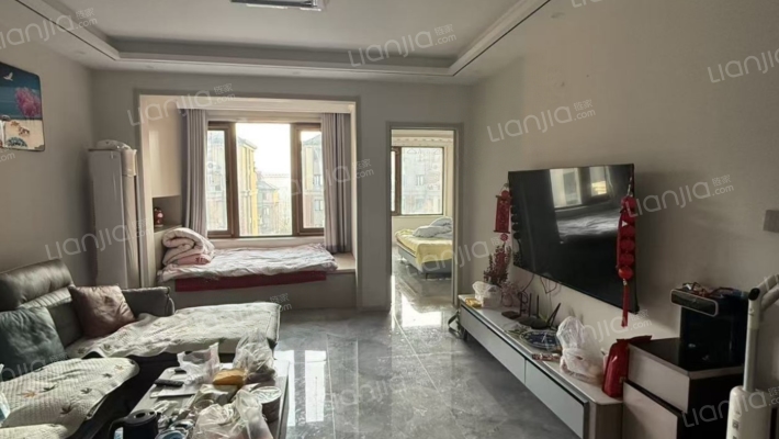 鸿坤理想尔湾 4室2厅 南 北-客厅