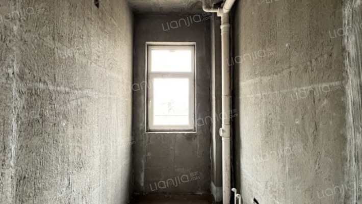 哈弗小镇联排别墅，房本满二带地下室，打造绿色生态社-卫生间B