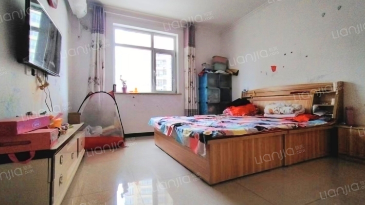 房子一梯两户电梯洋房南北通透中间层 楼下南面水系-卧室C