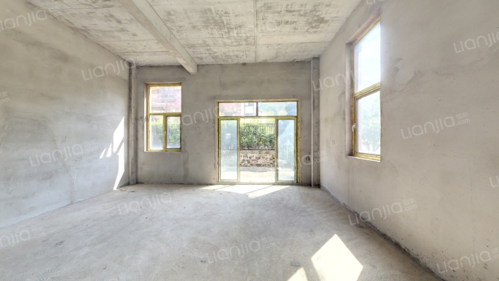 普罗旺斯小镇二手房实景图