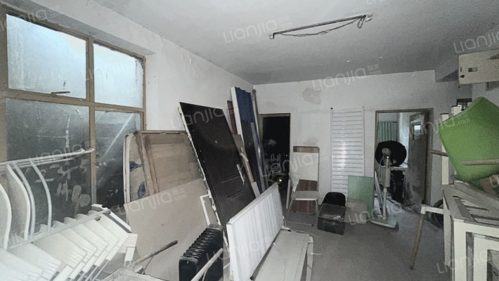 房子满五不唯一，独门独院，二层小楼，可以过户-卧室B