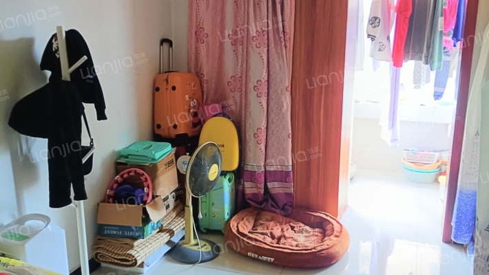 水岸花城，一线河景美宅，标准现房，即买即住-卧室A