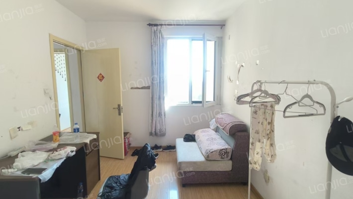 水岸花城全南两居，户型方正，简单装修-餐厅