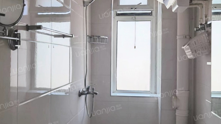 繁华地段，满五唯一。精装未住，拎包入住。-卫生间