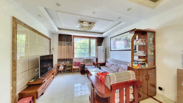 新安花苑东五区二手房实景图