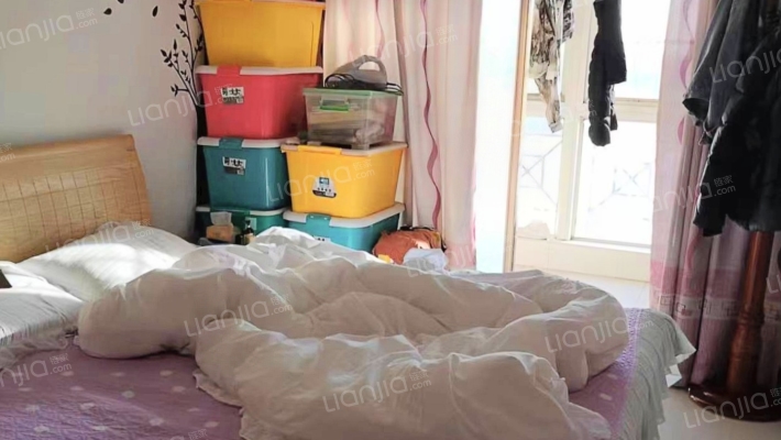 小区交通便利，配套服务完整，绿化优秀-卧室A