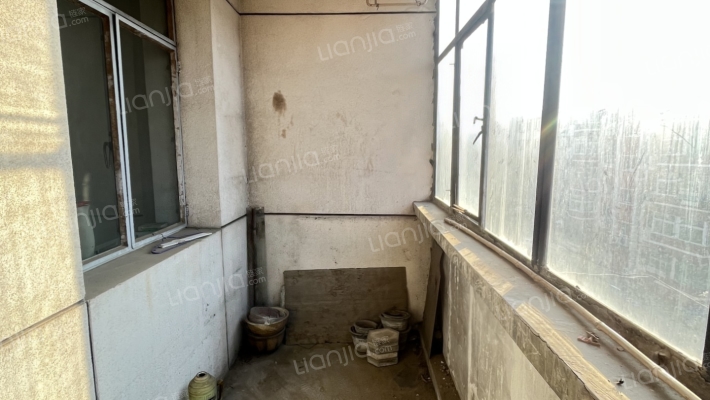 物探五号院 东安小区 小三居 中间楼层-阳台