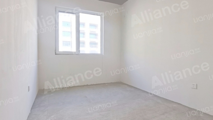 洋房南北通透三居室，中间楼层，诚心出售，价格可议-卧室B