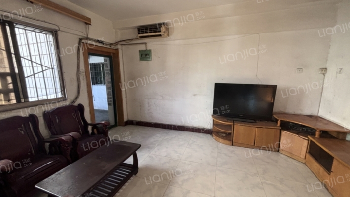 原中国银行家属楼二手房实景图