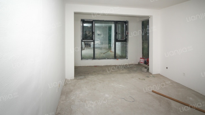 荣马花苑二手房实景图