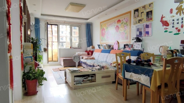 此房是中高楼层采光视野都很好 ，业主自住装修-客厅