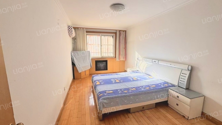 楼间距大，公摊小，集体供暖，居住舒适-卧室C