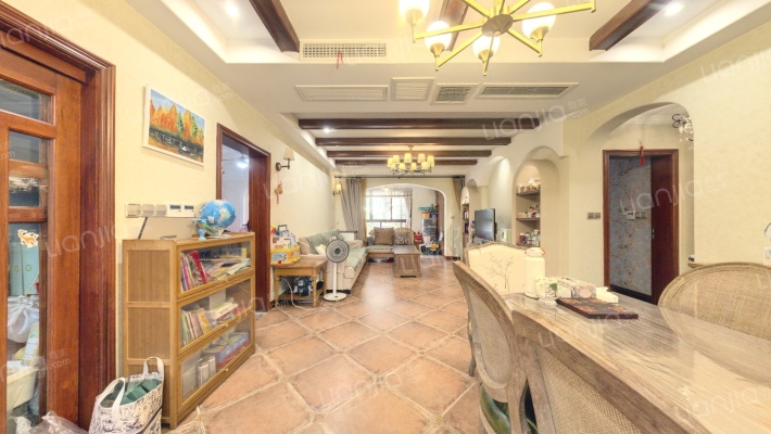 金科廊桥水乡D区二手房实景图