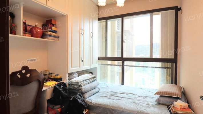 江语城精装修三室二厅一厨一卫出售，欢迎看房子-卧室C