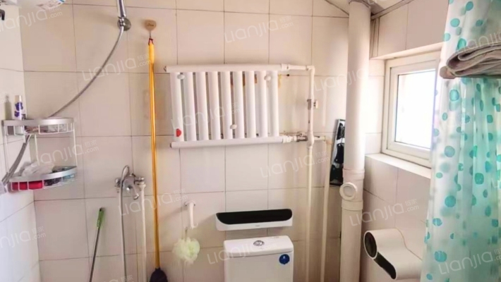 物探的跃层，顶层带露台，户型好，采光视野好。-卫生间B