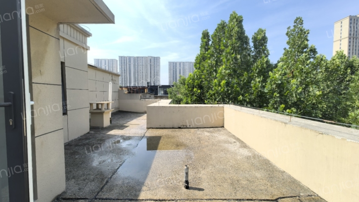 高铁板块，联排别墅，下沉花园，私家车库-露台A