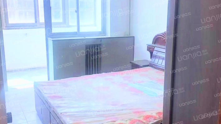 范阳主路， 楼间距大， 采光充足， 户型方正，税低-卧室C