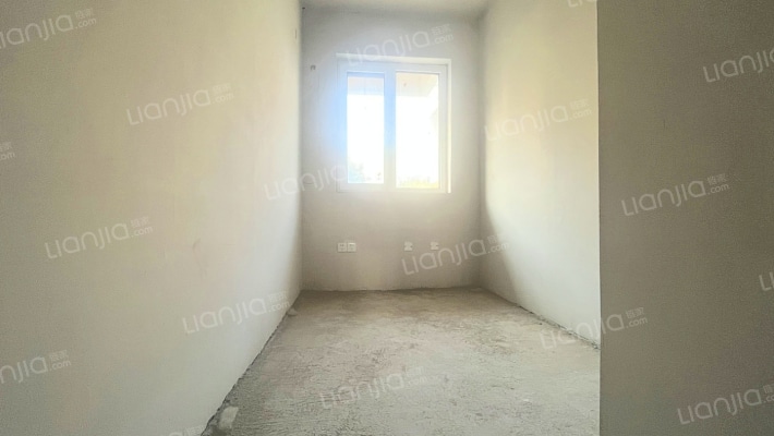 双语旁一梯两户洋房社区，南北双通透户型，采光视野好-卧室C