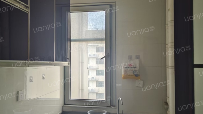 水岸花城好，房源环境好，交通便利。-厨房