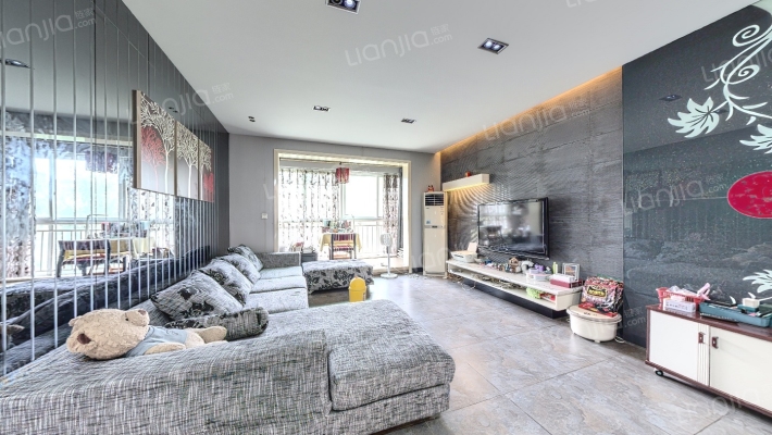 城市高度二手房实景图